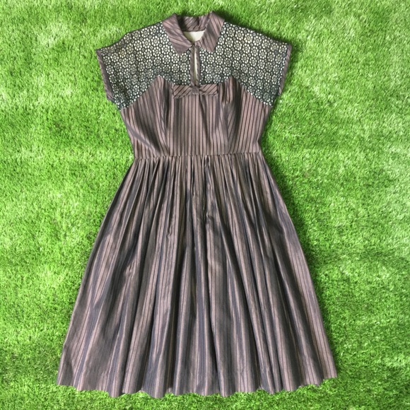 Vintage 1950’s Pinstripe And Lace Shirtwaist Dress - Picture 2 of 5